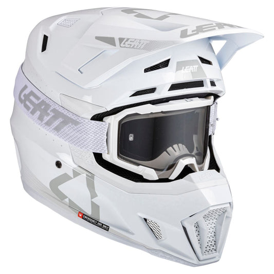 Leatt moto 7.5 helmet kit on a white background.